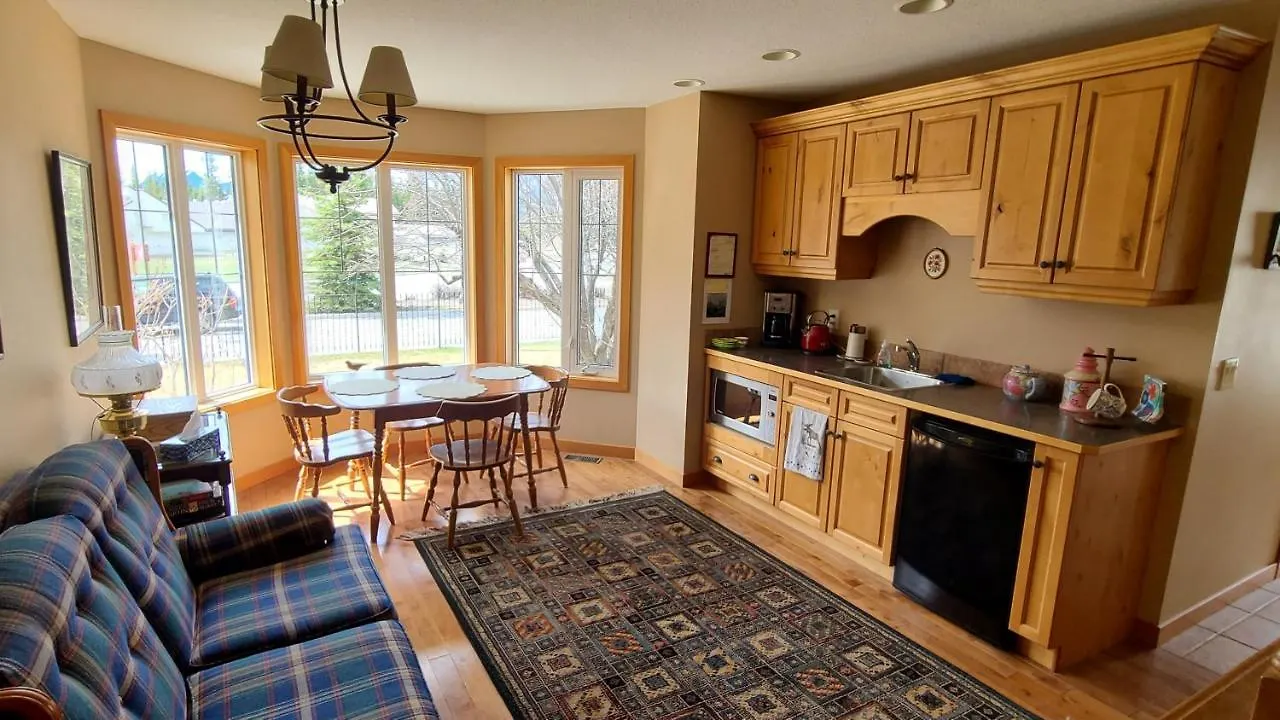 The Poplar Inn Banff Bed & Breakfast